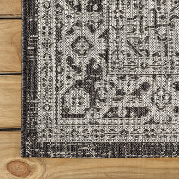 Sinjuri Medallion Textured Weave Indoor/outdoor Runner Rug